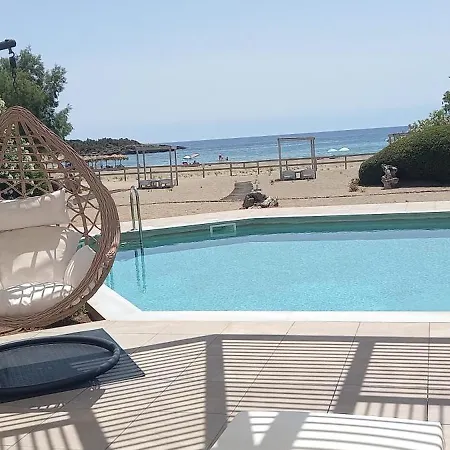 Cedar Bay Beachside Villa *